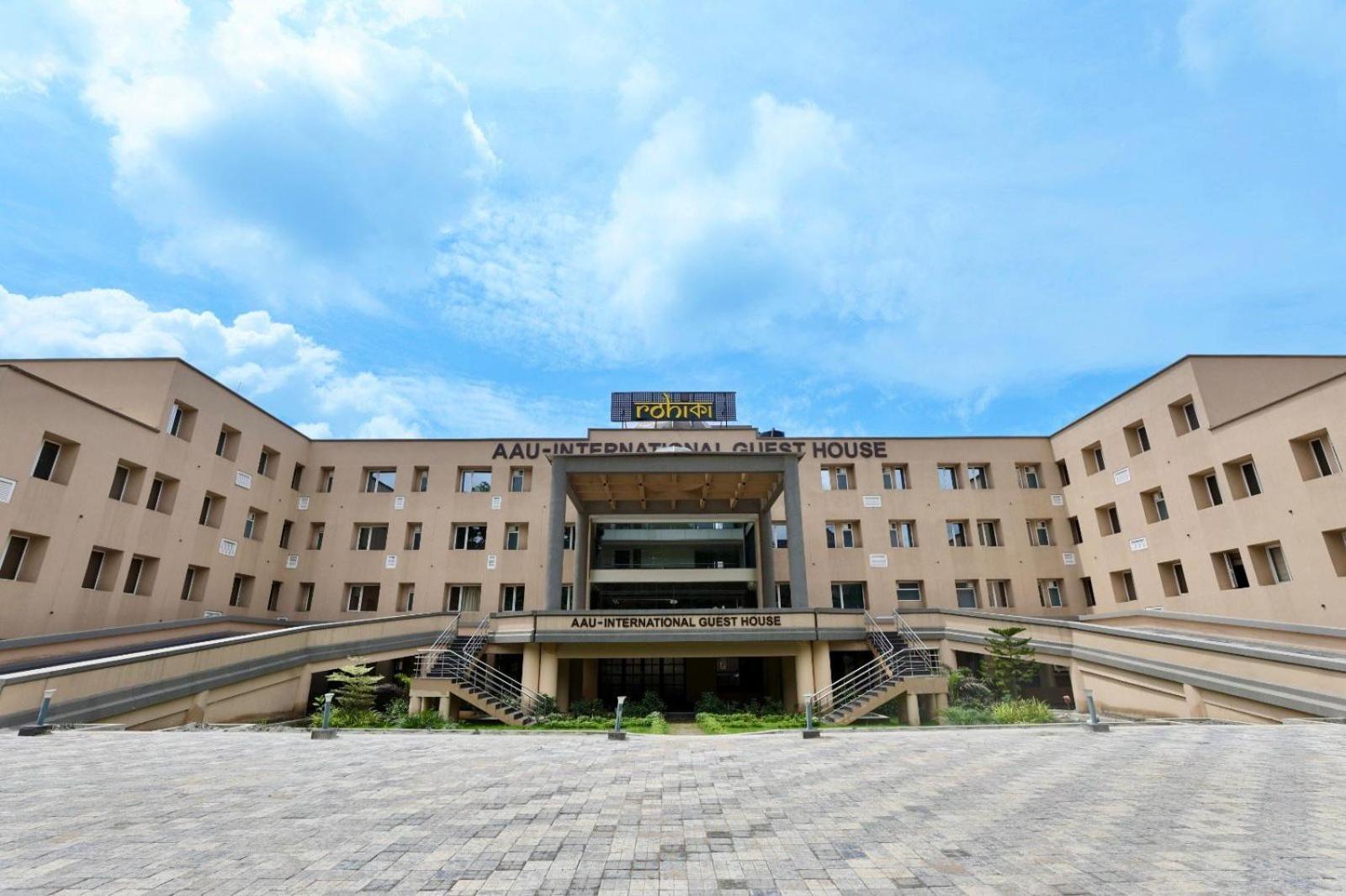 Rohika Aau-Igh Hotel Gauháti Kültér fotó